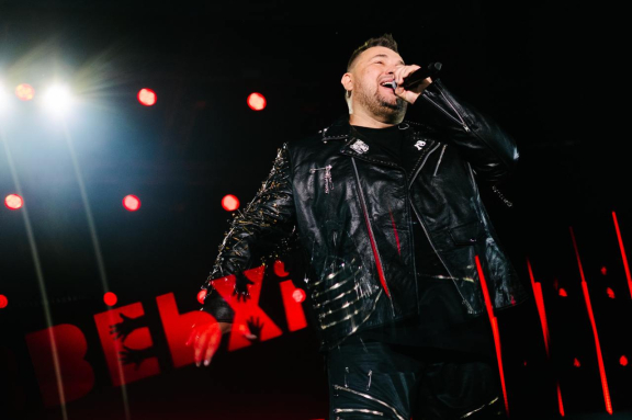 &Rcy;&ucy;&kcy;&icy; &Vcy;&vcy;&iecy;&rcy;&khcy;&excl; &sol; &YAcy;&rcy;&ocy;&scy;&lcy;&acy;&vcy;&lcy;&softcy;