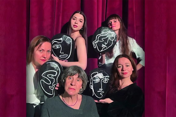 Поэзия Ахматовой в исполнении актрис Театра кукол